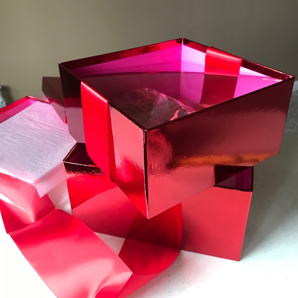 2 stackable gift boxes 📦 red